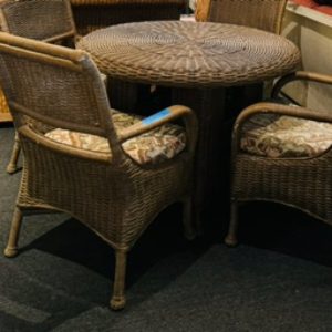 BROWN WICKER DINING SET*8123616